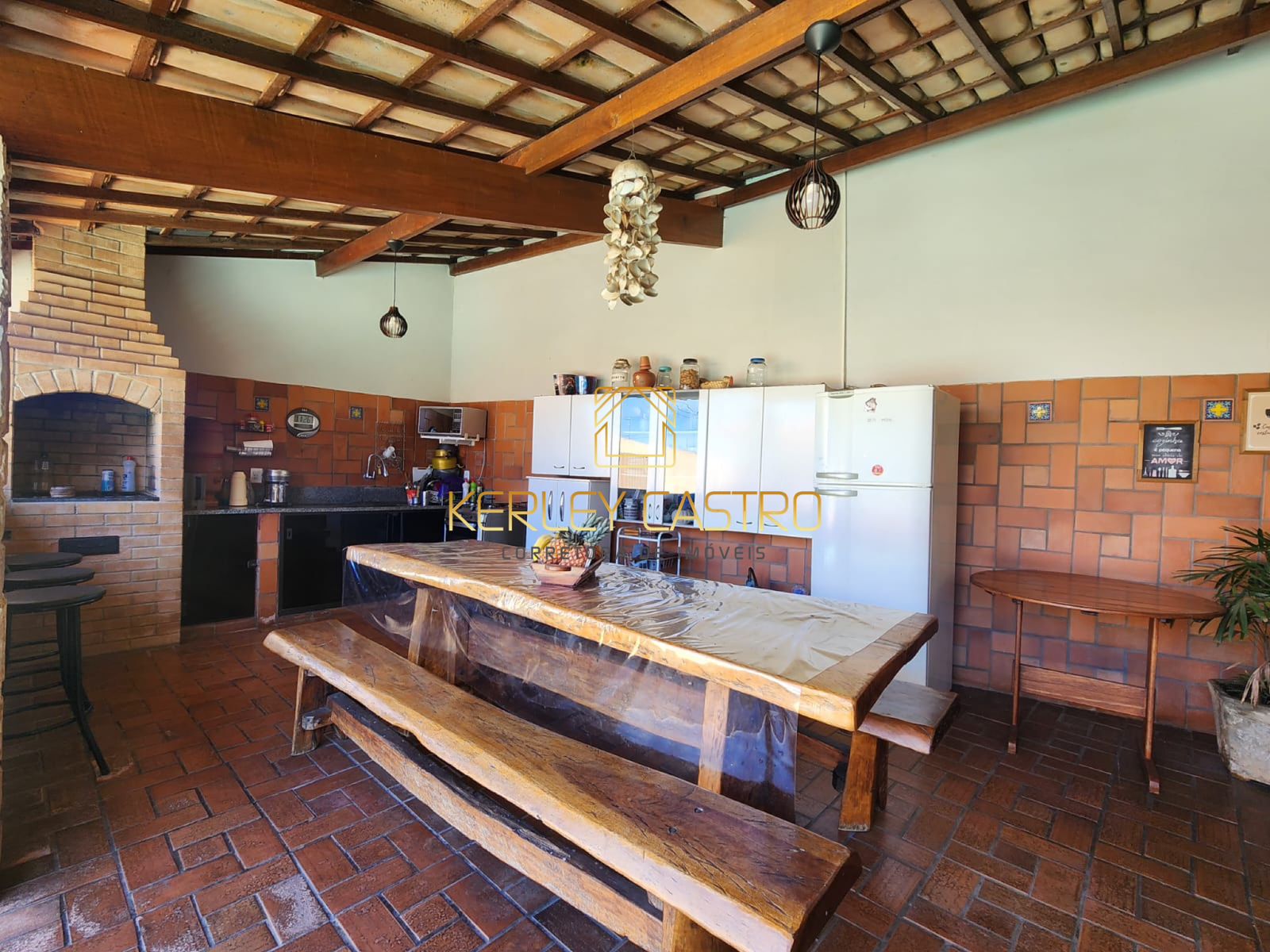 VENDO ÓTIMA CASA NO BAIRRO SANTA RITA DE CÁSSIA 